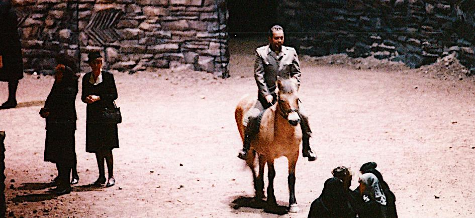 this is image”>
<slide img=